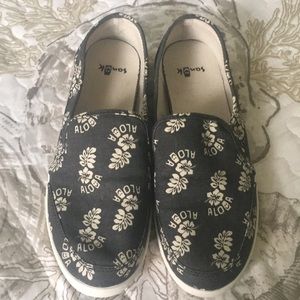 Sanuk slip one size 8